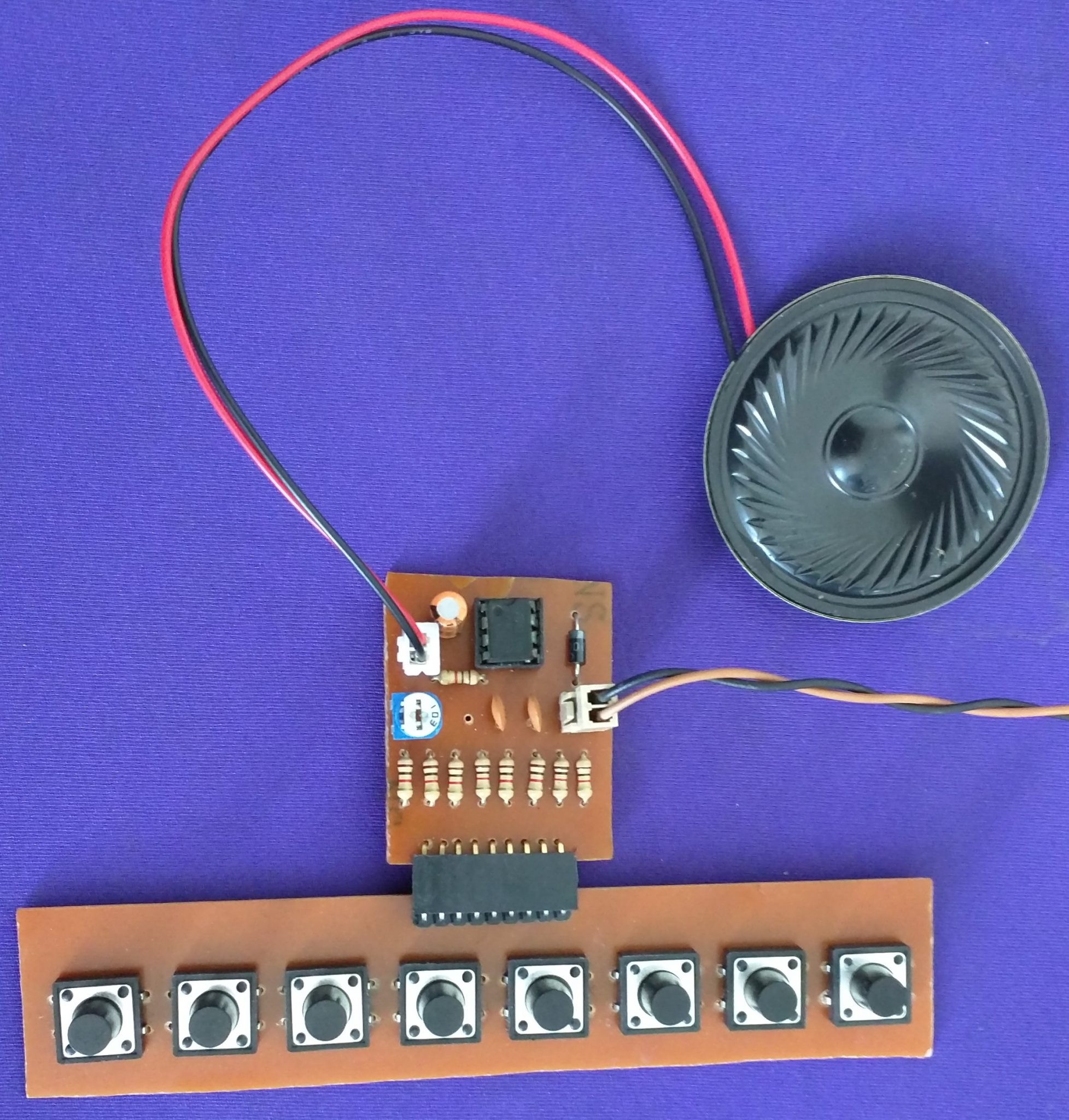 Simple Electronic Piano using 555 Timer - Toy Organ Circuit